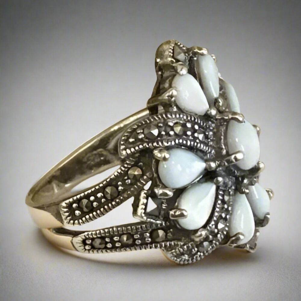 Gorgeous Marcasite & Mother of Pearl Ring Size 7.5 Vintage 8g - Picture 5 of 6